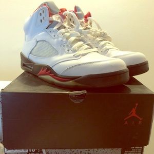 2011 Nike Air Jordan retro 5 size 10.5